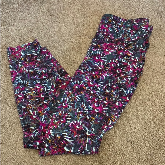 Lululemon Swift Speed High Rise floral leggings. Size 6 - Picture 1 of 7